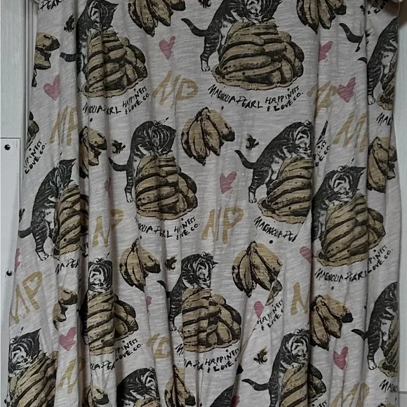 Magnolia Pearl Cat Graphic T Shirt Dress - Black and Tan - Picture 5 of 9